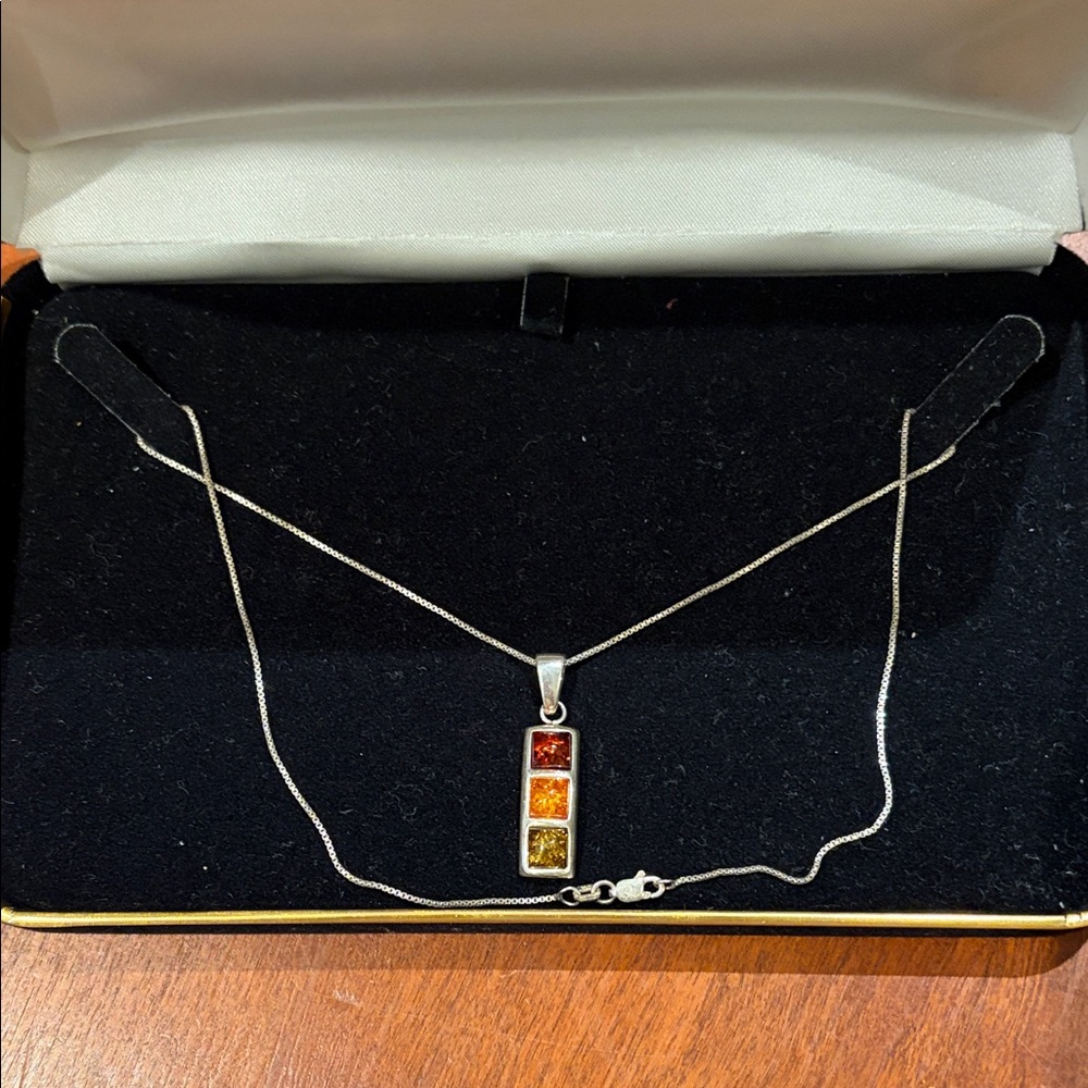 Elegant 925 Silver Necklace with tri-colour Amber Pendant